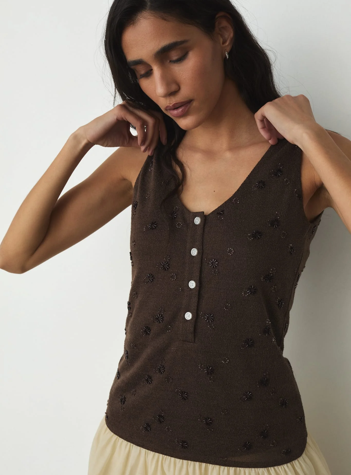 LIORA BROWN SHORT DRESS - Image 3