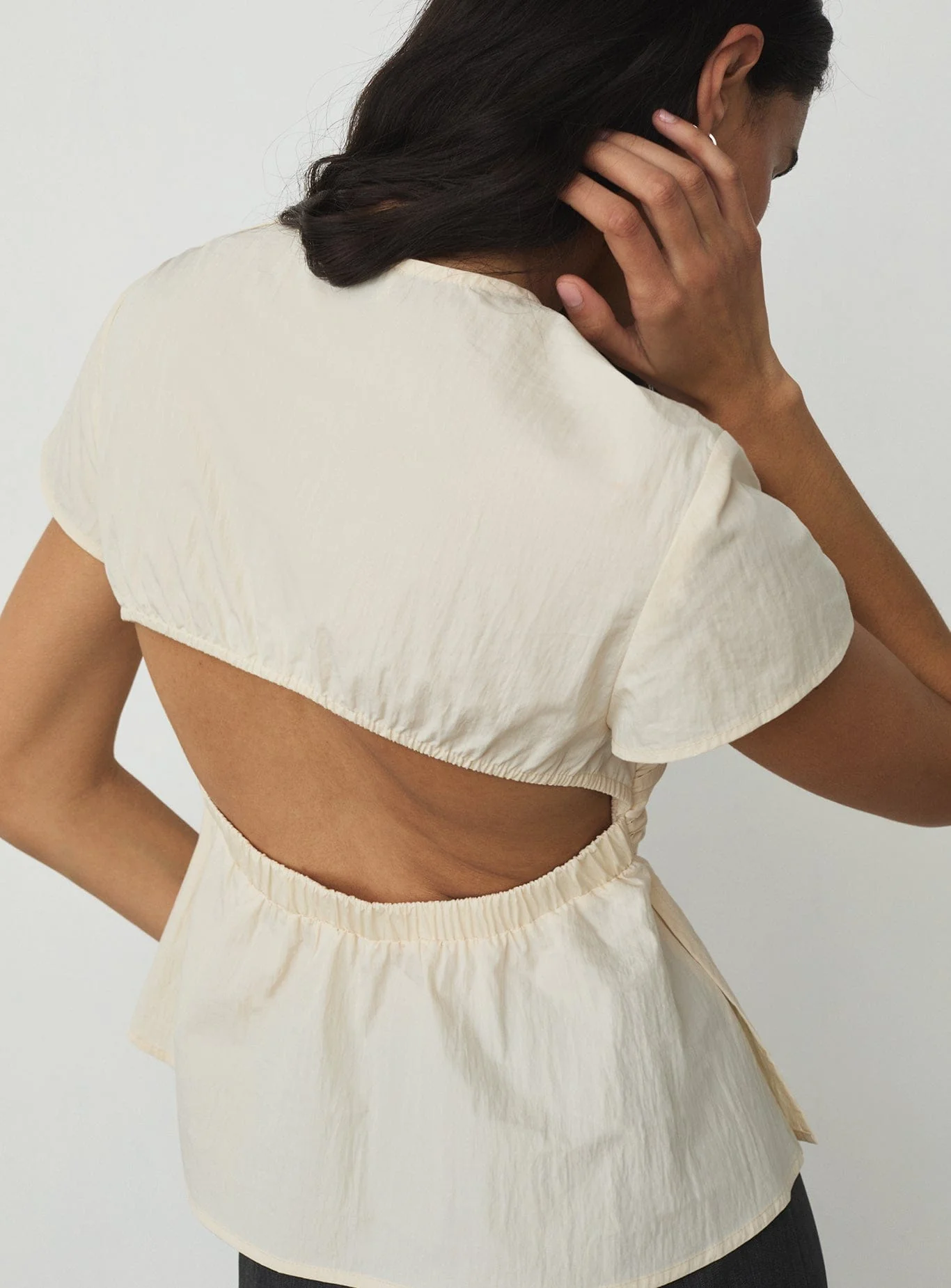 RAVEN WHITE ASYMMETRIC BLOUSE - Image 2
